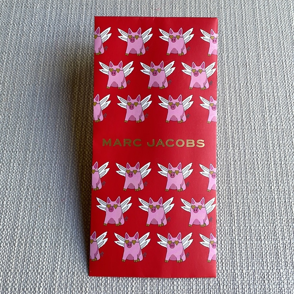 MARC JACOBS red pocket envelope